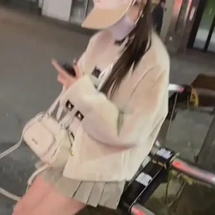 待ち合わせは人見知りでツンツンしてたくせに、飲んだら惚気てくるからギャップ萌え。
チェ○ォンみたいなビジュで、おっぱい