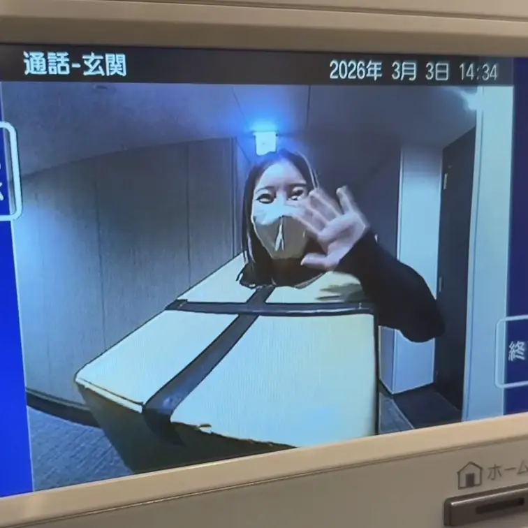 【初コラボ】元セフレがSNS総フォロワー30万超えダンボール系インフルエンサーになってたので久しぶりに密会してきました📦