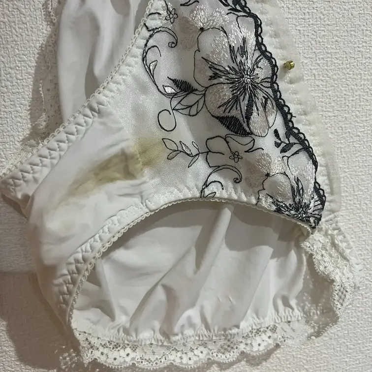 今日のルルの脱ぎたてパンツ🥰