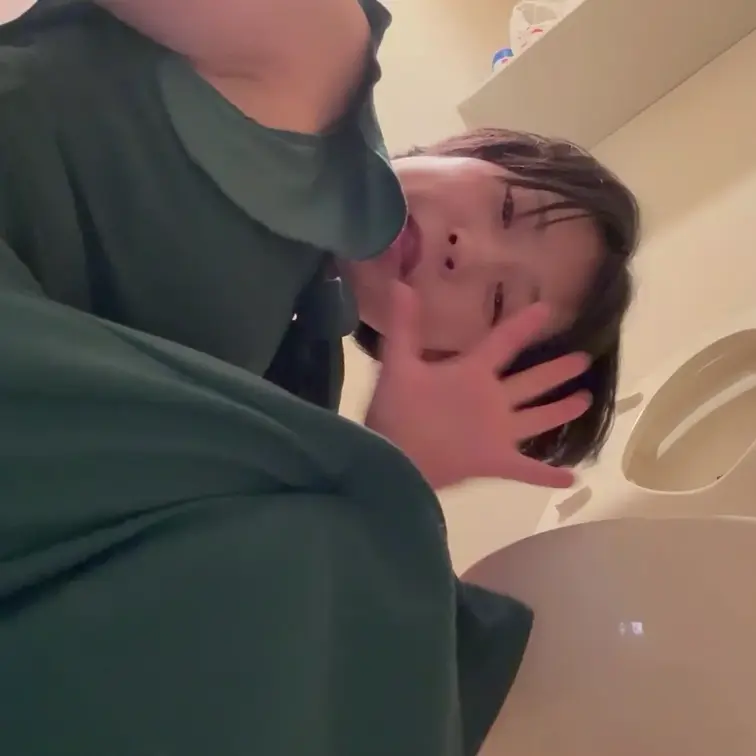 まこのおしっこ集です。
至福の中では割とエレガントな服☺️