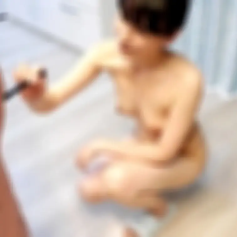 りこの全裸パーティー兼公開撮影。ごほうびタイムで男性の体をくすぐります。このパーティー、こないだもやりました。しかも弥生