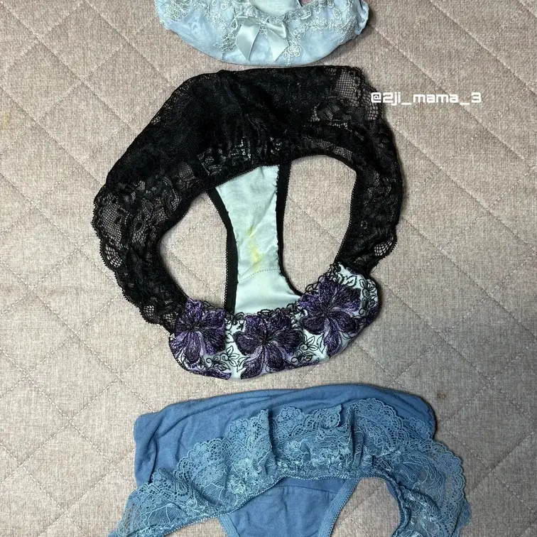 3日分のおパンツ❣️②

3日分のクロッチを並べて撮影しました😍
こんなに汚したクロッチをギュッと近づけて並べてた
