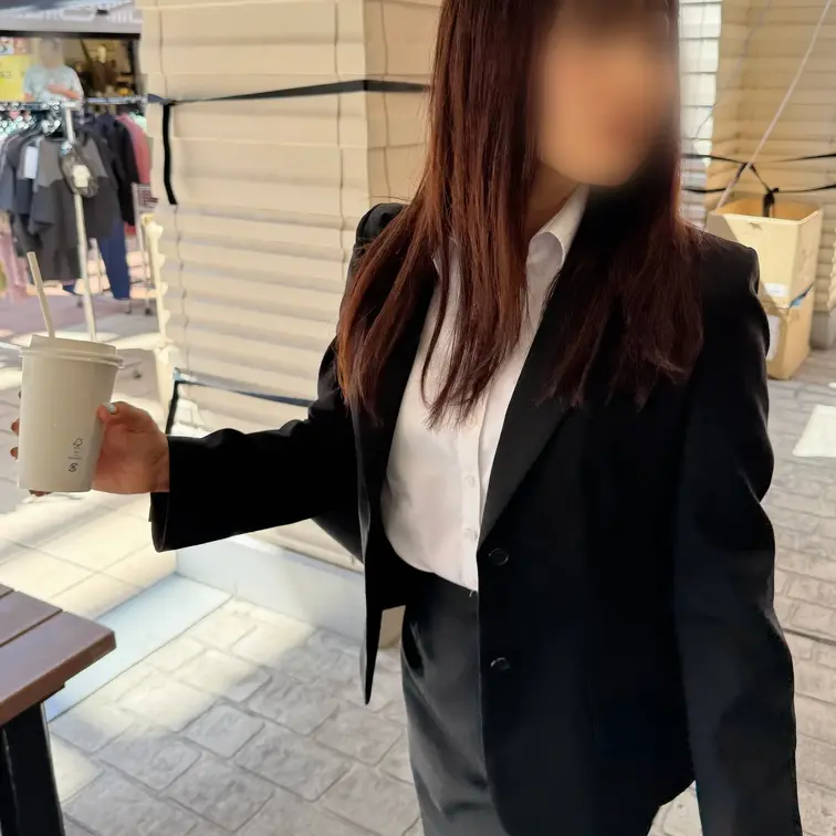 外回りの空き時間に近くのアウトレットで市場調査中

「カップルに見られてるかもね😁」

『やる気を削ぐようなこと