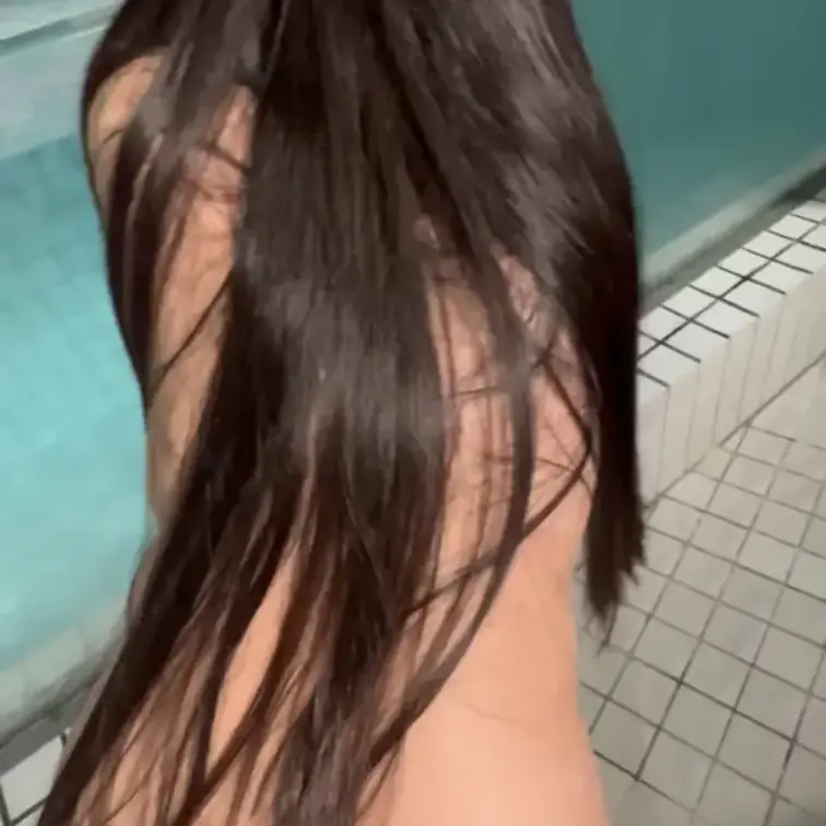 ❤️プールサイドで全裸、生ハメ立ちバック❤️