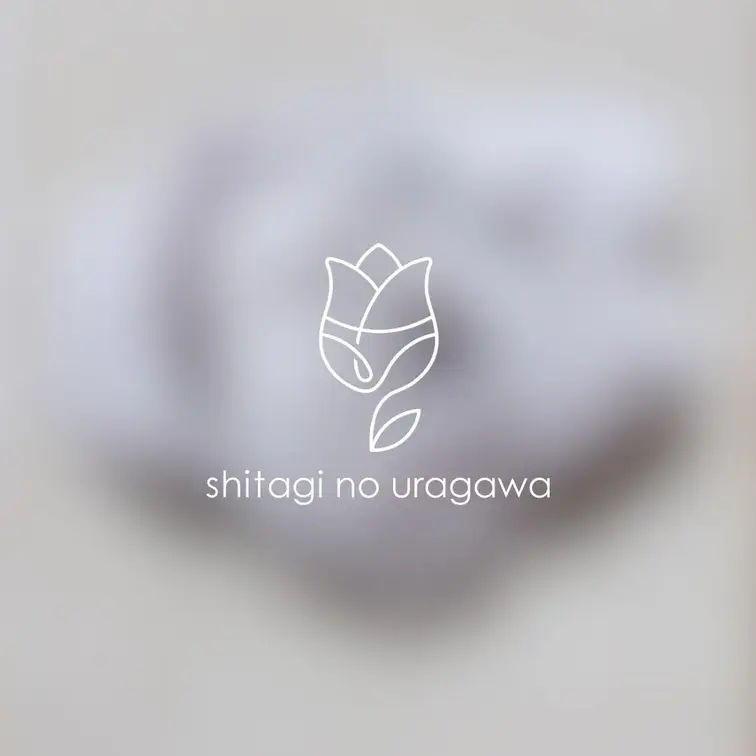 薄パープルの刺繍おショーツだよ🌷