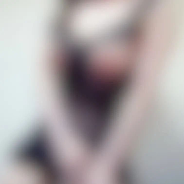 おっぱい丸見えのエッチなランジェリー着てみた