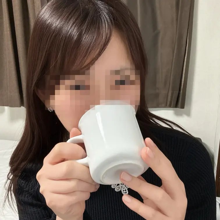 プラン限定✨顔出し写真💗
白サルートの未公開ショットなどです♪

顔があるとまた全体の印象が変わるかな？
身近に