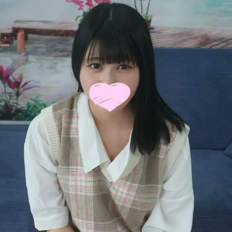 下ネタトークに恥ずかしがりまくる彼氏持ちの『りょうちゃん』の純白パンティとぷっくり膨らむおまんこが最高にエロい

今回のモデルさんはアイドルのようにかわいらしく愛嬌もたっぷりのピュアで清純な女子大生でした。
撮影会はまだ始めたばかりでそんなに慣れていないらしく、「ちょっと緊張しちゃいますｗ」とドキドキしている感じが伝わってきて非常にグッドでございます。
同い年のイケメン彼氏がいるらしいですが、撮影会をやってることは内緒にしているようでした。
下ネタトークに恥ずかしがりまくるりょうちゃんが最高にかわいいです。