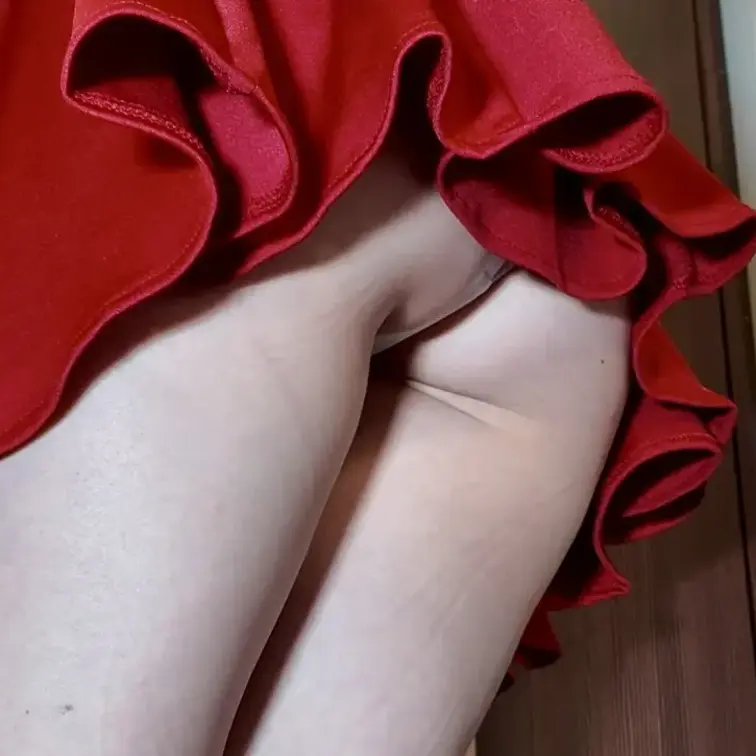 右上の【♡いいね】を押してから動画をご覧ください🥰

［ダンサー美女のパンチラ］

 ※こちらはお試し用サンプル
