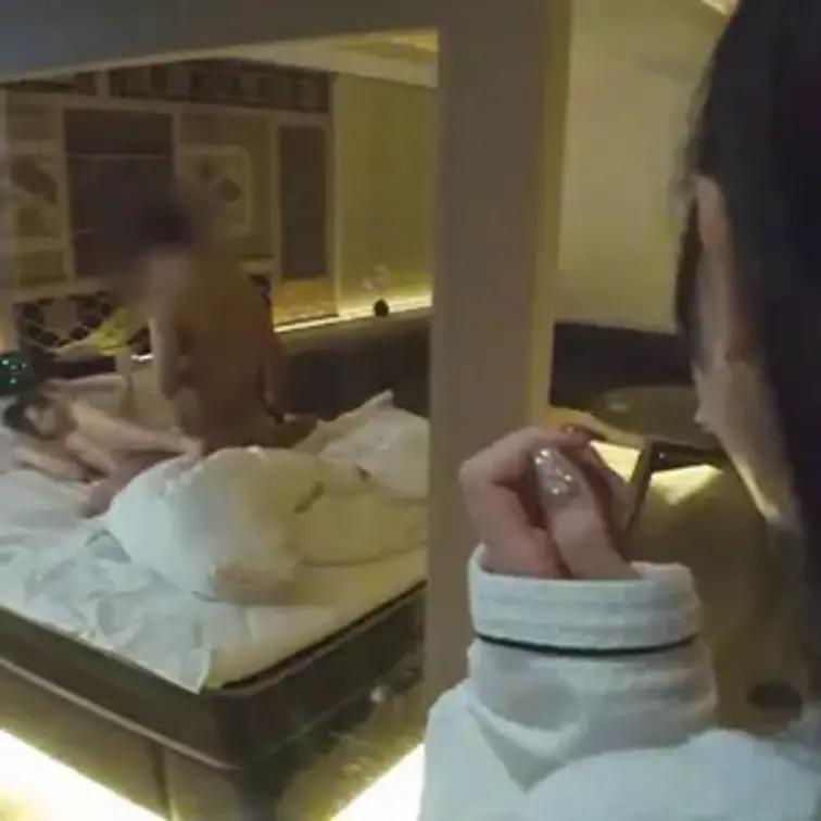 控えめだった方の女の子も、恥ずかしいとか言いながら、チンポ抜かないむっつりスケベ。2人ともスタイル良すぎてエロが捗る、、