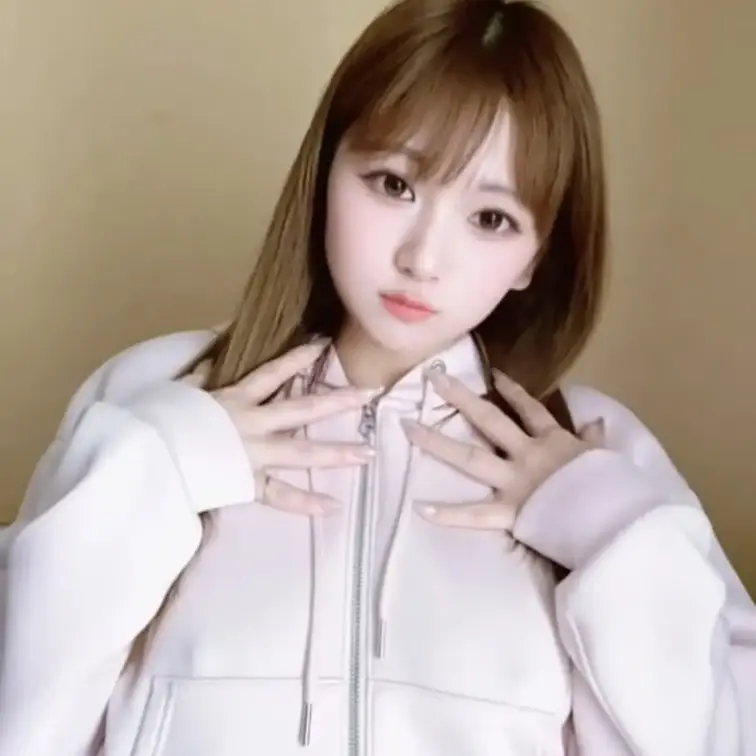 はじめに右側の「いいね♡＆保存♡」を押して応援してから見てもらえると嬉しいです🐰💜

何が見えてるー？当ててみて？