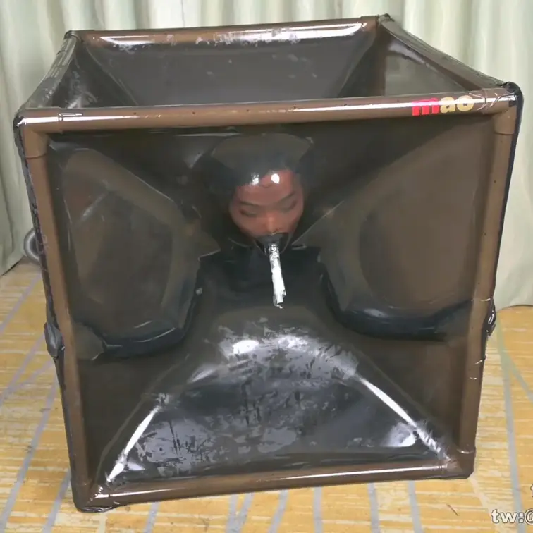 ラバーマゾ・キキを真空ボックスに閉じ込めてみた 其の1