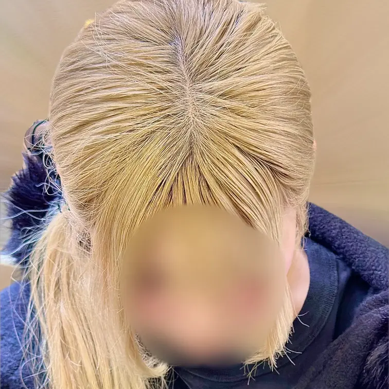 金髪ギャル、美容師目指してる学生さん