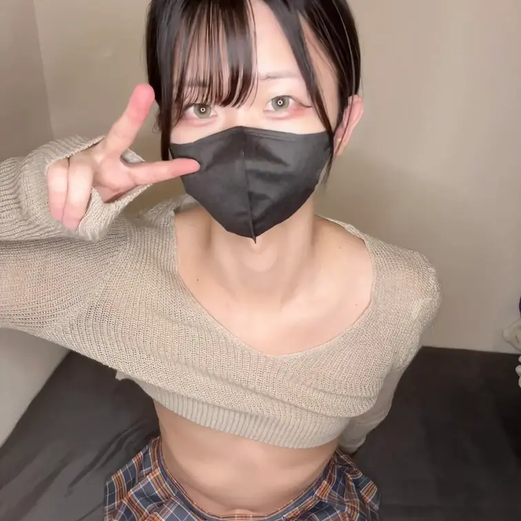 【女装オナニー】20歳女装男子がへそ出しえち衣装でオナニー

こんにちは！

女装男子の一ノ瀬花です！！

