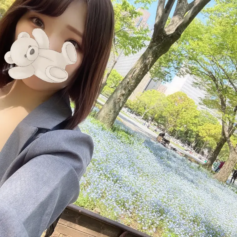 本当はチューリップ見に行ったんだけど、、、、、全部枯れてた😭

ネモフィラは咲いてた✨(けど少しスカスカでかなり緑🥲