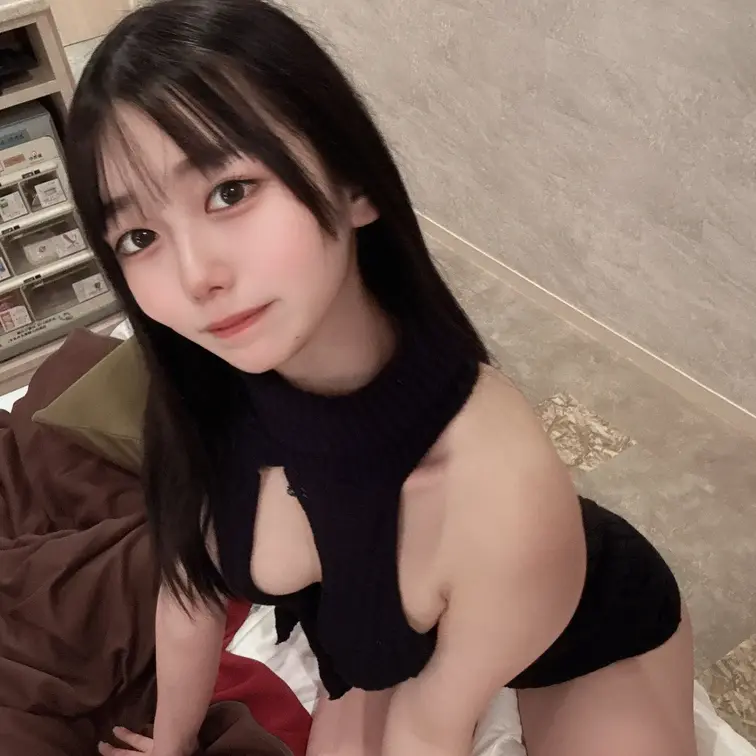【超絶美女といちゃラブえっちver.１】

収録/主観フェラチオ

可愛い顔してフェラのテクニックは最高で、やわ