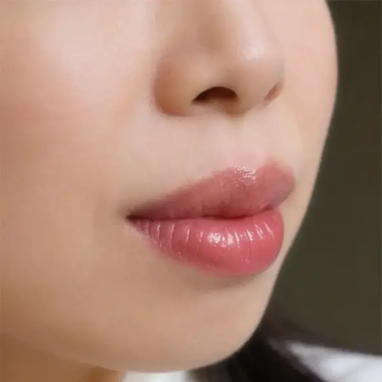 用事で学校へ🏫
今日はrom&ndのグラスティングカラーグロス04番💋