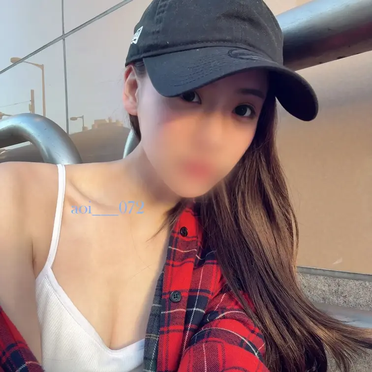 SNSすぐBANされちゃうので‥ファンクラブ作ってみました💕
現役女子大生のアオイです🪼
ファンクラブではSNSには