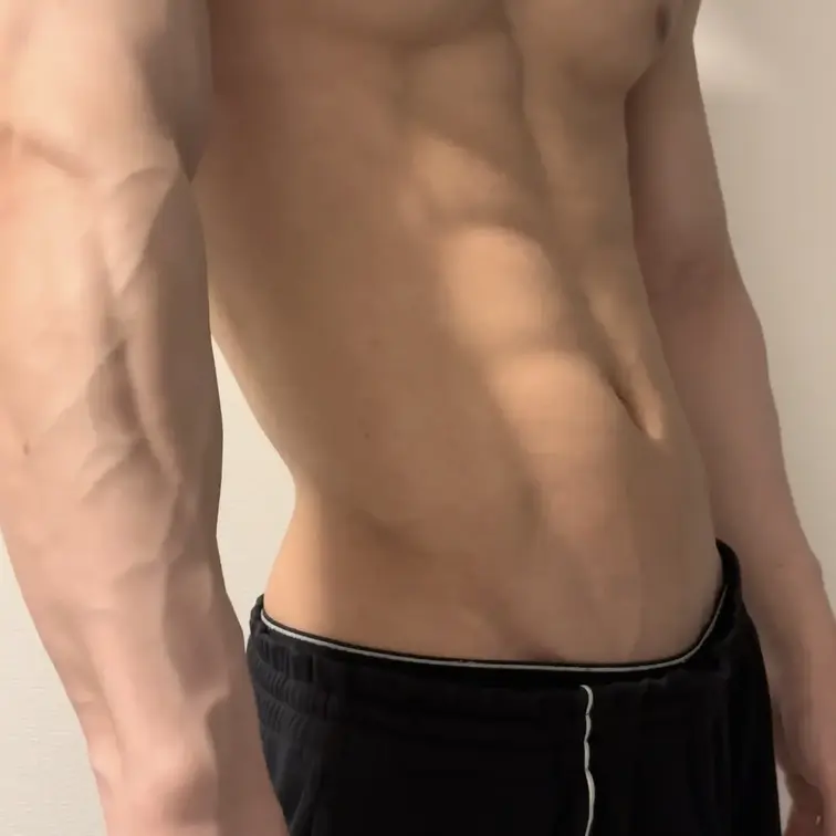 撮るのもだんだん慣れてきました！えっちな画角を探しながらみなさんにより楽しんで頂けるように頑張ってます💪🏻 (1/2)