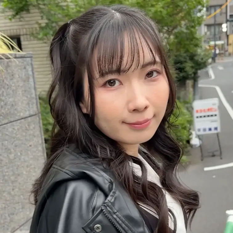 #272【MIWA 26歳】
今回ストリートスナップに協力してくれたのは、モノトーンコーデがお似合いのMIWAちゃん😎