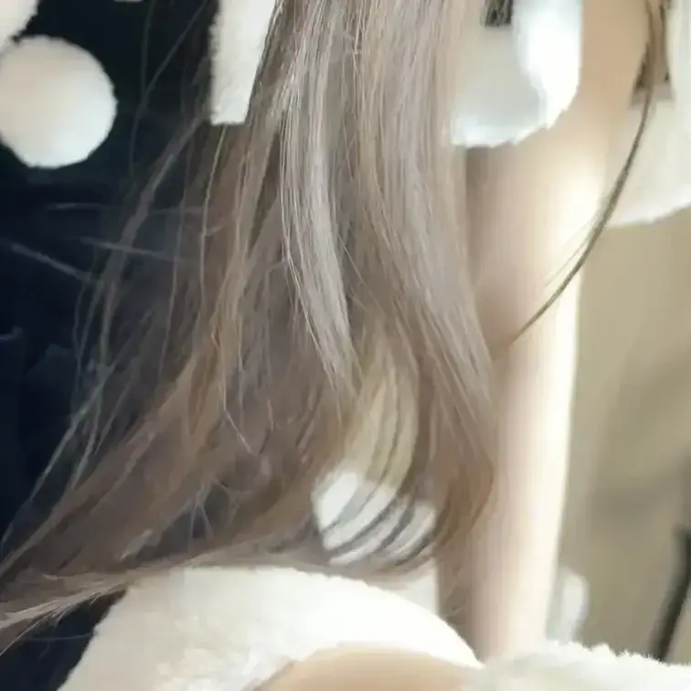 黒髪ロングの黒サンタさん♡
上になってすりすりしてみた♡