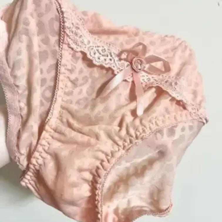 今日のルルの脱ぎたてパンツ🥰
