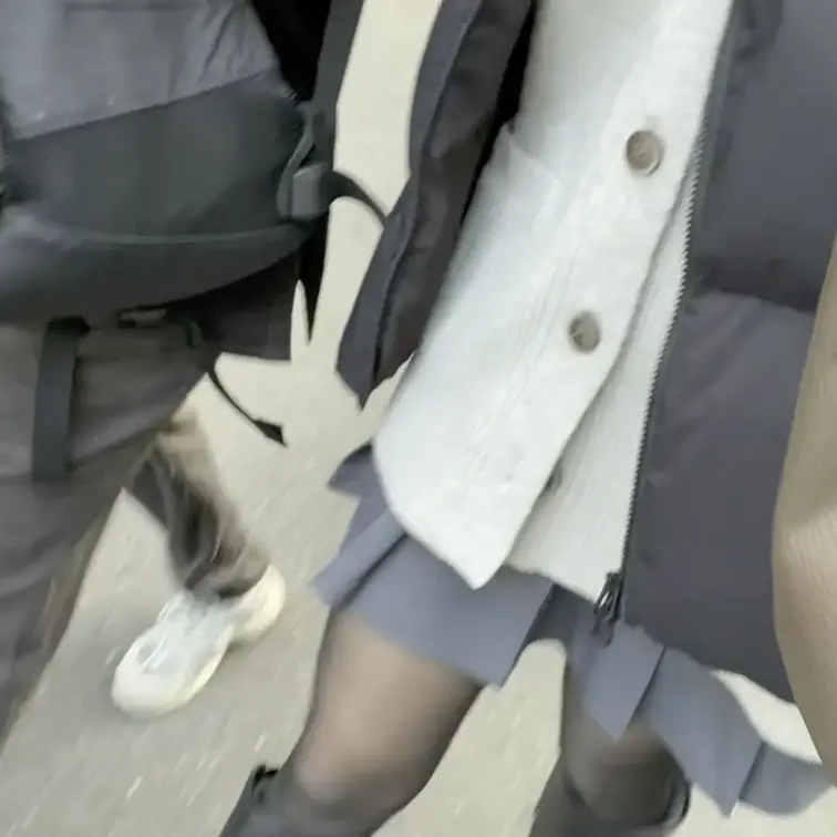【SAMPLE】野外なのに遠隔バイブつけたら潮が溢れ出てきちゃって...