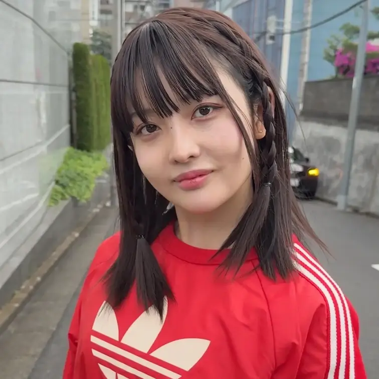 #270【ASUKA 20歳】
今回ストリートスナップに協力してくれたのは、個性的な赤コーデがオシャレなASUKAちゃ