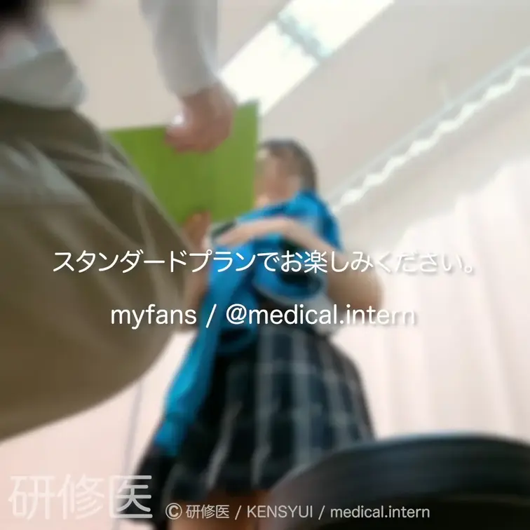 [診察・のぞき系映像]
この映像はカバン型亀でナイショに記録した健診風景です。

この生徒さんはブラジャーをしてい