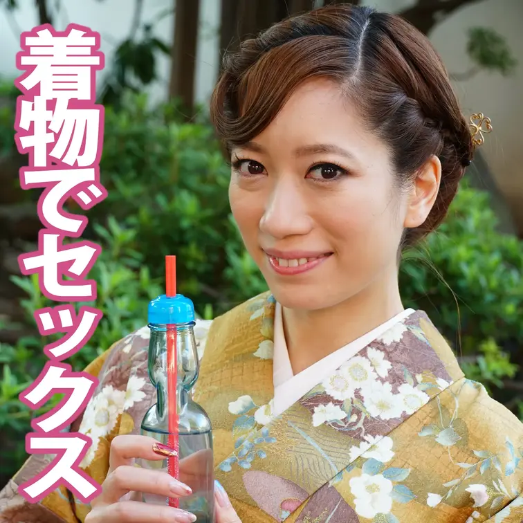 透き通るような白い肌、そしてあどけなさが残る表情が印象的だ。
結婚して10年以上が経つが、旦那との仲は悪くないと言う。