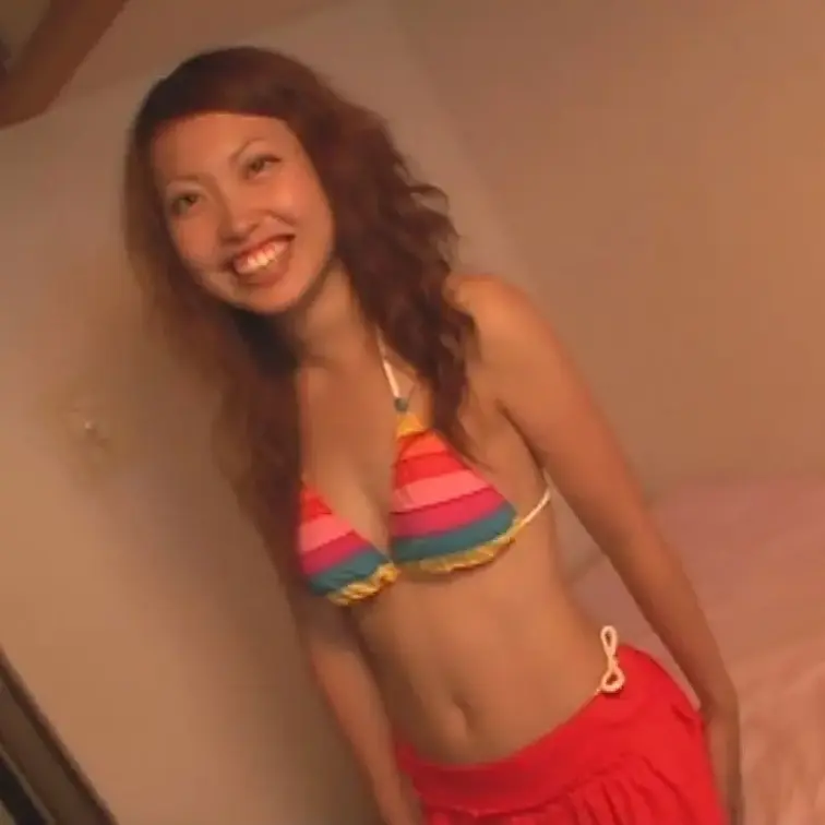 素人さんの自宅でハメ撮り！　ちずえちゃん
実際に住んでるお家でハメ撮りさせてもらいました！ホテルやスタジオとは違い普段ご自身が生活している場所ということで多少リラックスでき、プライベートに近い状態での撮影になっていると思います。 (1/2)