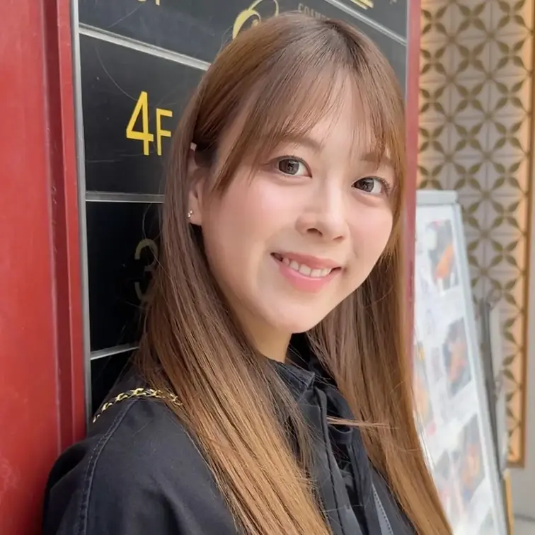 SNAPTOKYO【スナップトーキョー】の公開動画: #391【MISAKI 26歳】 今回ストリートスナップに協力してくれたのは、GUCCIのトップスがオシャレなMISAKIちゃん😎 赤の下着がセ