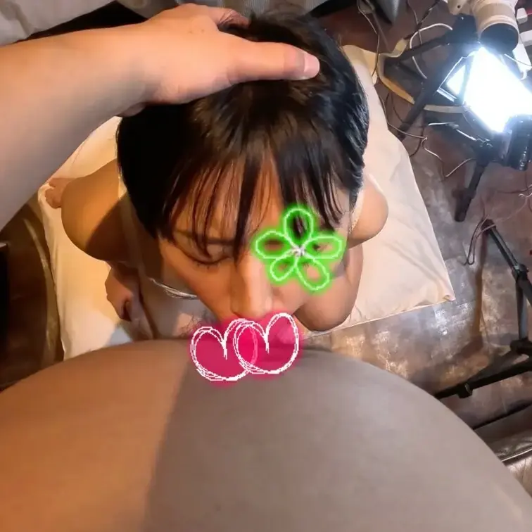 元S〇E４８の須〇ちゃん似の美人さんが出演してくれました。
黒髪ショートカットで音楽鑑賞が趣味の明るい性格の彼女ですが