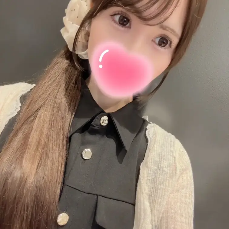 超絶美脚な裏垢女子の歯科衛生士さんのオナニー姿！大人しそうな顔しながら我慢出来なくて悶えまくる姿がエロすぎ。