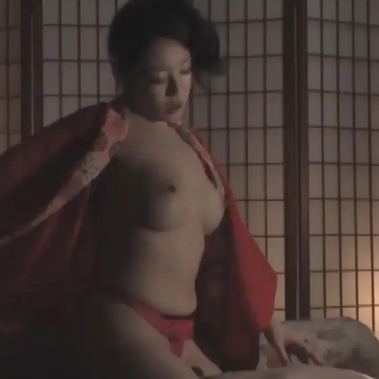 巨乳マニアオジのコレクションナンバー１０１　痴女で巨乳の仲居さん
今、ある温泉街で噂になっている旅館がある。なんと、仲居さんが夜のおもてなしもしてくれるという…。しかも、寝込みを襲いにくるという痴女っぷりを披露してくれるらしい…。今回おもてなししてくれるのは熟女巨乳の仲居さん。グラマラスなボディで大満足のおもてなしでした！