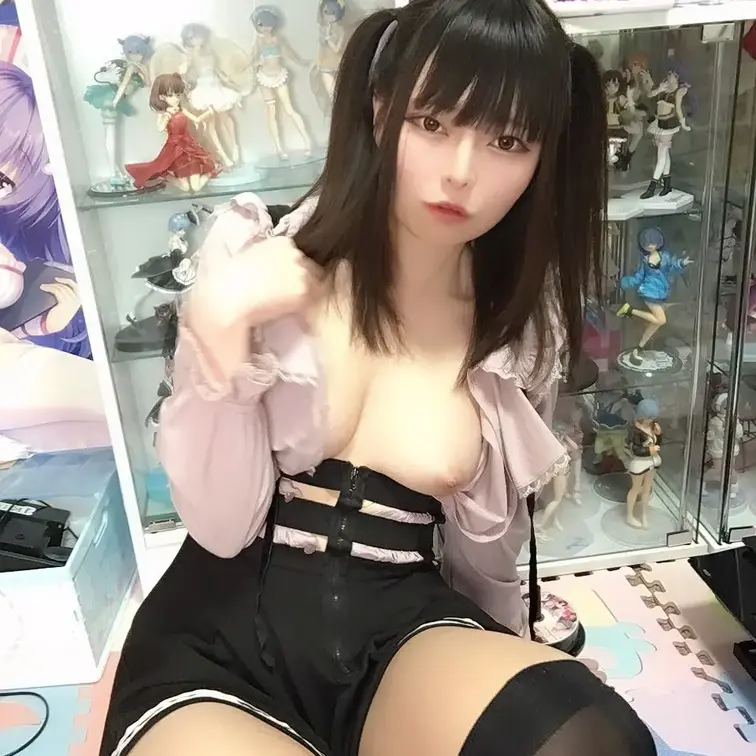 謎のダンス💓😍ノーパンパンチラ💓立ちくぱぁ💓