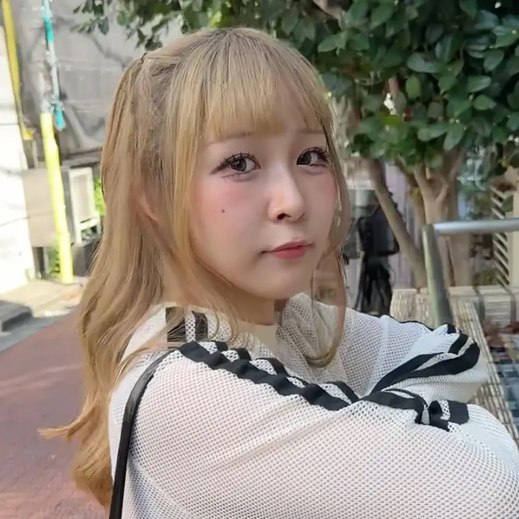 #319【HARUKA 21歳】
今回ストリートスナップに協力してくれたのは、ストリートコーデが可愛いHARUKAちゃ