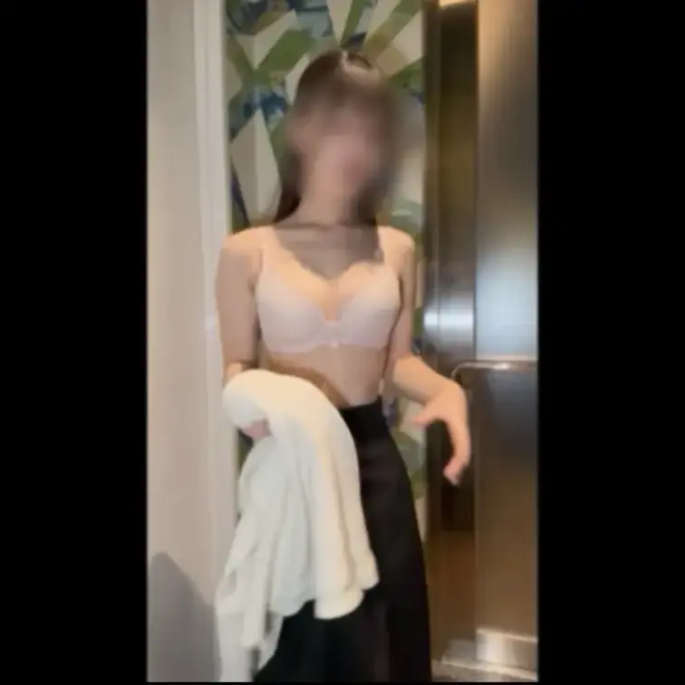 彼氏持ちクビレ美女ちゃんオ●ホ化セックス

本編⇩
https://myfans.jp/posts/3d84662