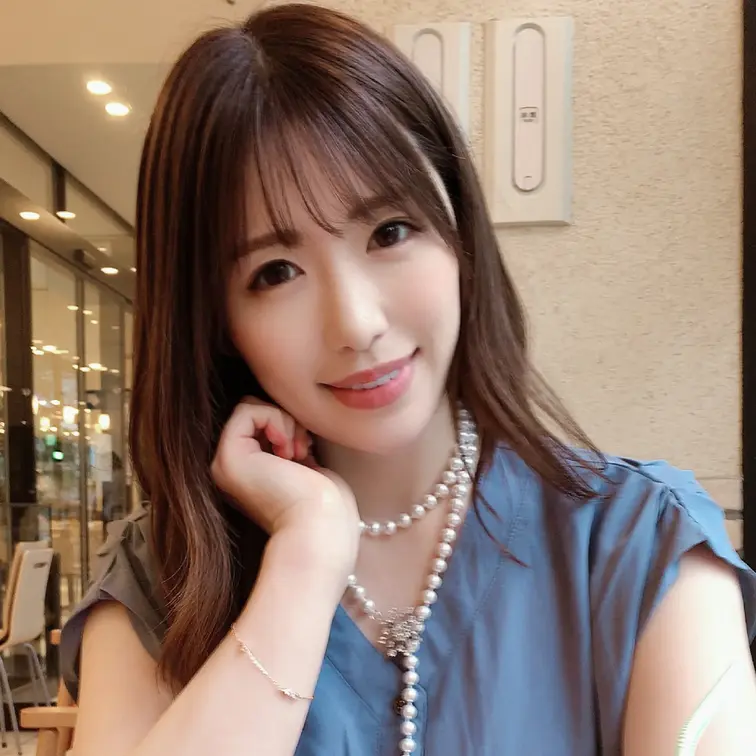 あのムチムチ美人妻と再び、個室露天風呂にて楽しくファックしてきました。
風呂でシャンパンのみながら話をしてたら、よいが