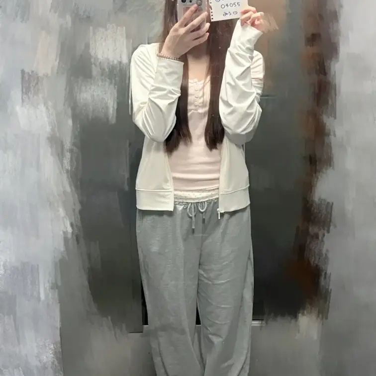 MyFans始めてみました、！
ほんとに本物ですか？て聞かれることが多かったので勇気を出して証拠の自撮りです😖
なん