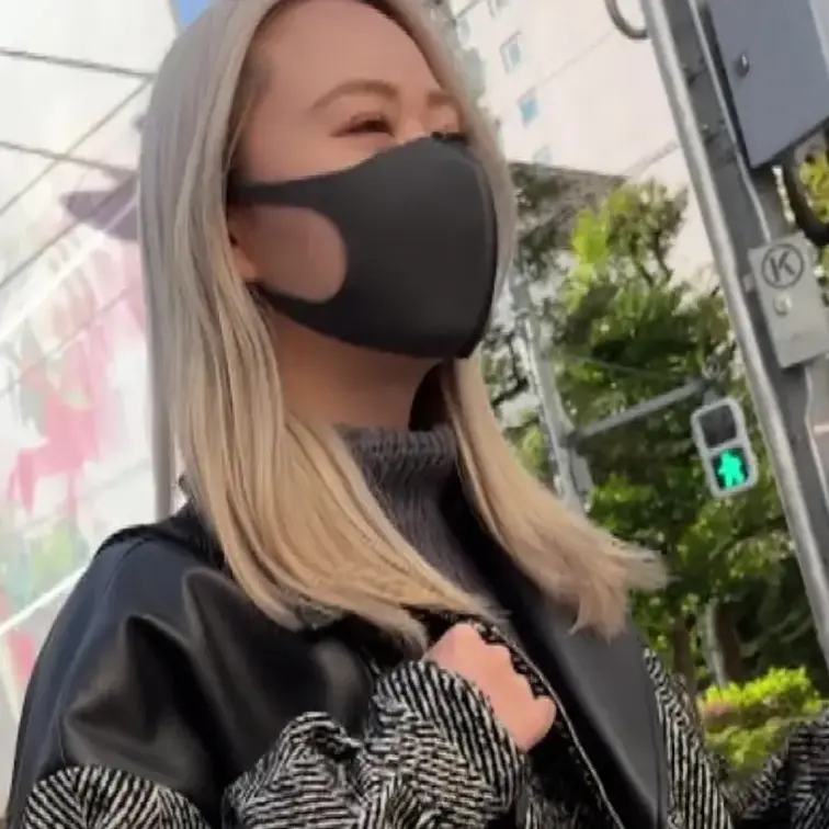 【るい25歳】待ち合わせ
今日は金髪ギャルキターー
あきらかにお金に困ってそうなアパレル系ｗ
こういう女子が意外と
