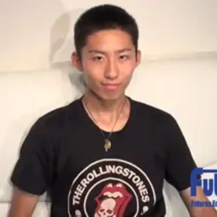 今風イケメン男子が初登場！！爽やか雰囲気が魅力的な彼をスタジオで責めまくっちゃいました！インタビュー、身体チェック...