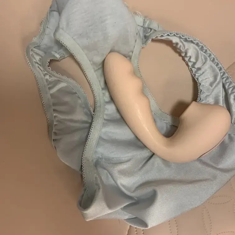 事後おもちゃとパンツ♡