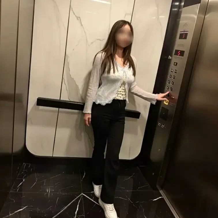 バリキャリ女 Nちゃん（25歳）の子宮ゴリゴリしてきた🍌

Nちゃんの仕事終わりに合流。夕食を中華料理店で食べてから