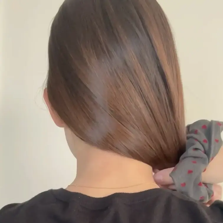 前回投稿した「ツナマヨサンドに髪を挟んで食べる」のヘアアレンジシーンです✨
さらっさらのロングヘアで、まさかこの後ツナ