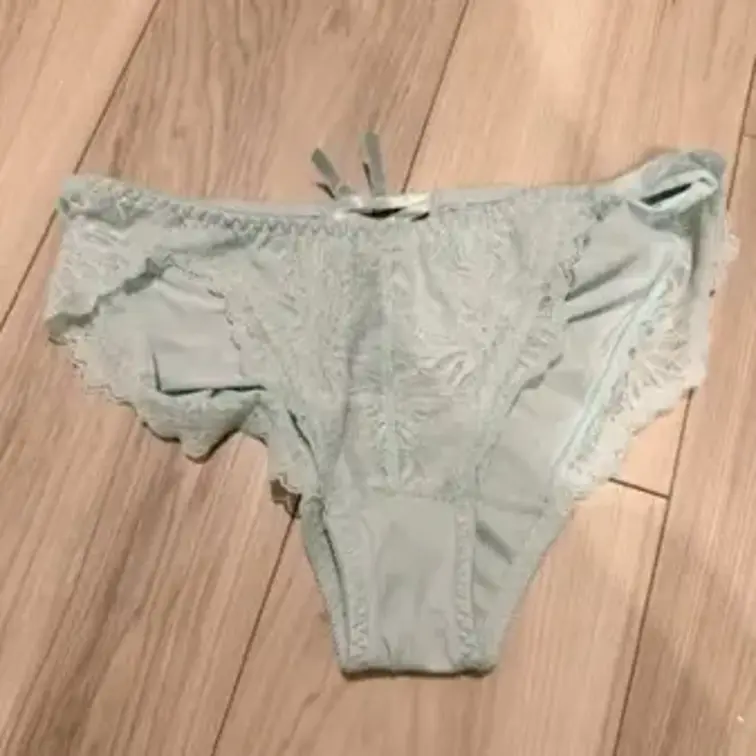 今日のルルの脱ぎたてパンツ🥰