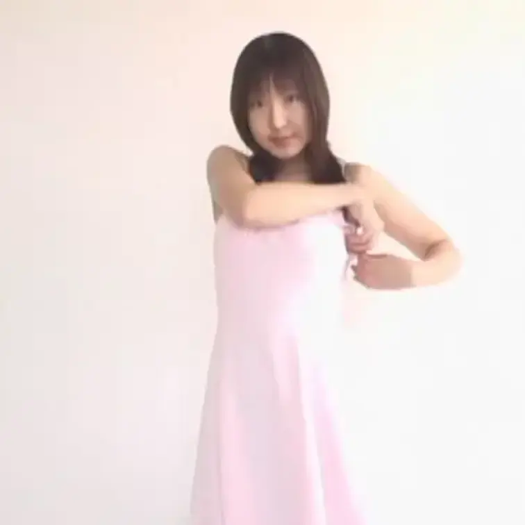 彼女が彼氏に送った自画撮りオナニー動画が流出！今の時代、動画は危ない事を知っているのか？！拡散元はおそらく彼氏だと思われる…。素人２名収録 (1/2)