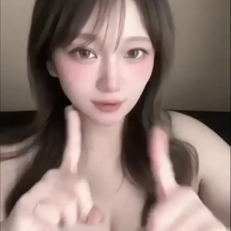 はじめに右側の「いいね♡＆保存♡」を押して応援してから見てもらえると嬉しいです🐰💜

おっぱい出してるのは応援プラン