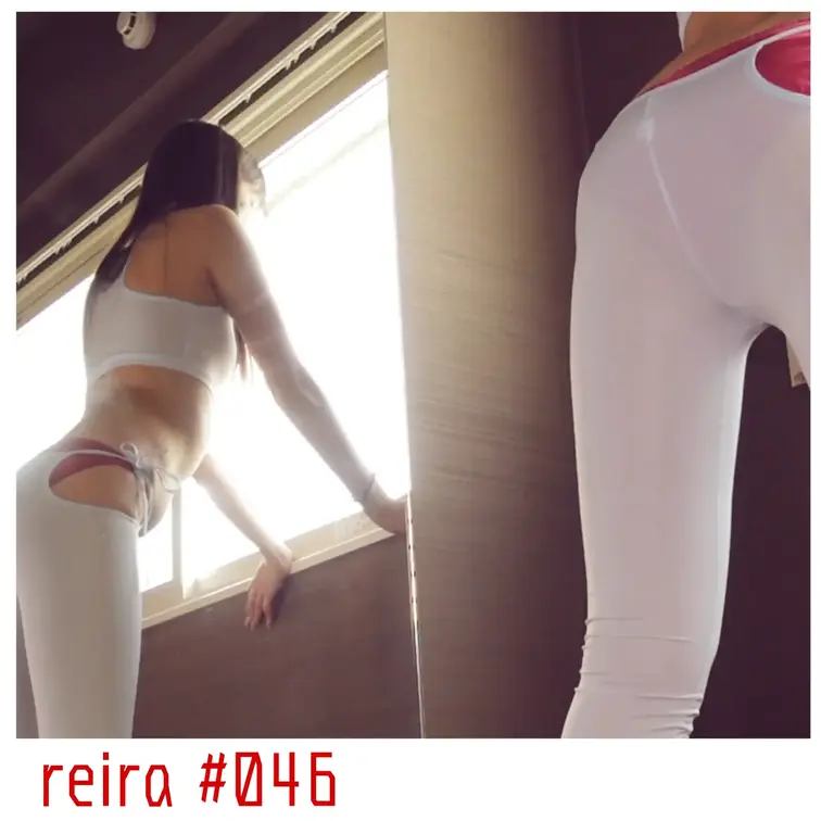 [reira 妄想#046] レッスン途中の、静かなインターバル


一度ポーズを解いて、
窓際に手をかける。