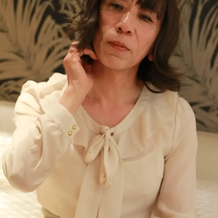 ご主人様を迎えに。

ハンドルを握っているのは私なのに、心はどこか落ち着かなくて従順でした。
今日はどんな顔を見せ